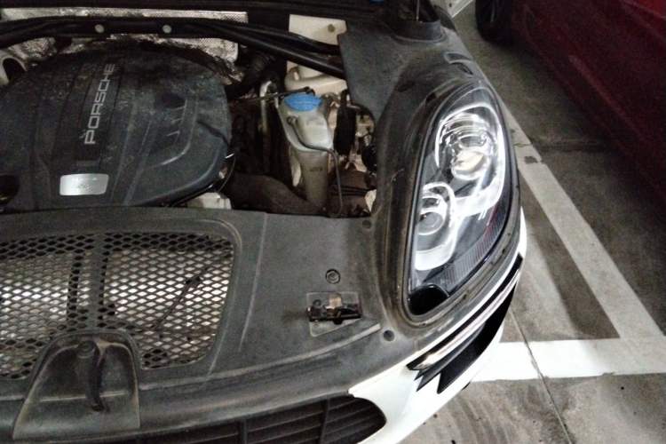 Used Porsche Macan 2014 Macan 2.0T Engine Bay Left