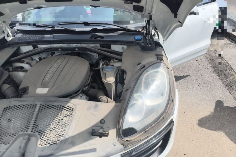 Used Porsche Macan 2014 Macan 2.0T Engine Bay Left
