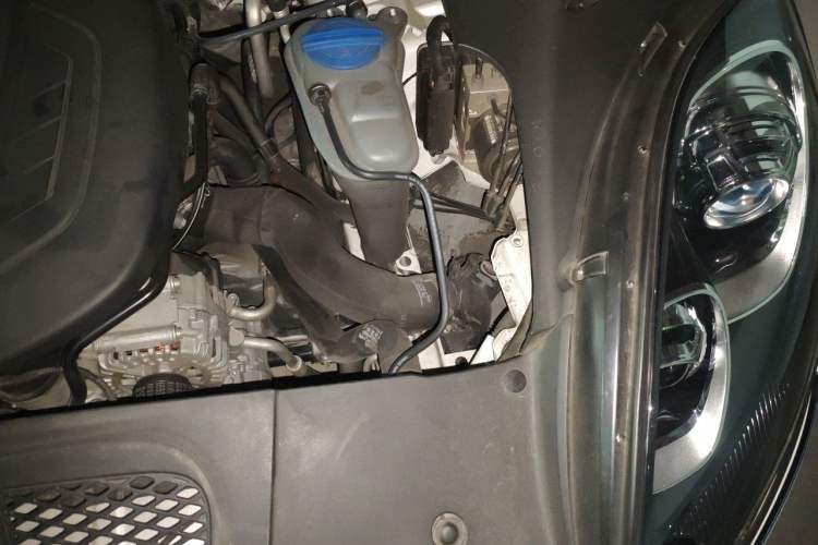Used Porsche Macan 2014 Macan 2.0T Engine Bay Left