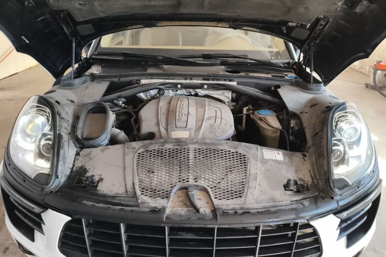 Used Porsche Macan 2014 Macan 2.0T Engine Bay