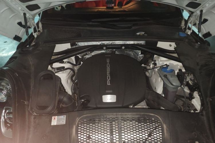 Used Porsche Macan 2014 Macan 2.0T Engine Bay