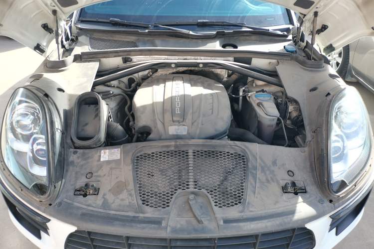 Used Porsche Macan 2014 Macan 2.0T Engine Bay