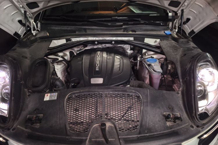 Used Porsche Macan 2014 Macan 2.0T Engine Bay