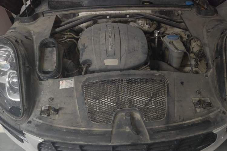 Used Porsche Macan 2014 Macan 2.0T Engine Bay
