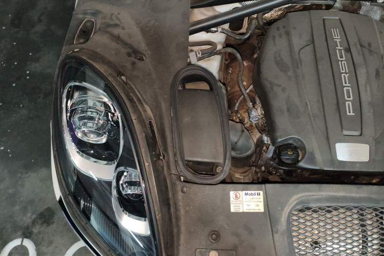 Used Porsche Macan 2014 Macan 2.0T Engine Bay Right
