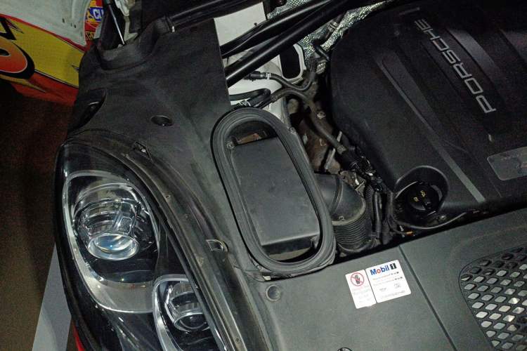 Used Porsche Macan 2014 Macan 2.0T Engine Bay Right