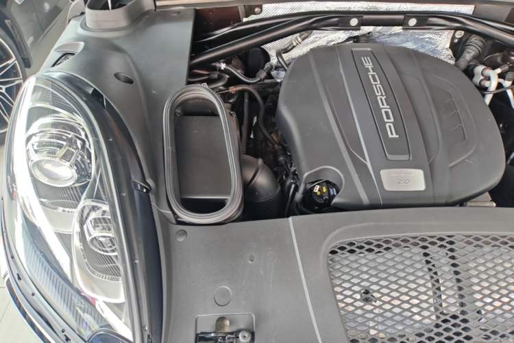 Used Porsche Macan 2014 Macan 2.0T Engine Bay Right