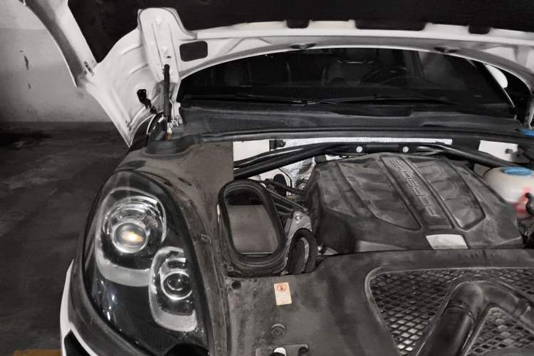 Used Porsche Macan 2014 Macan S 3.0T Engine Bay Right