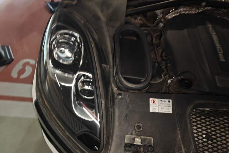 Used Porsche Macan 2014 Macan 2.0T Engine Bay Right