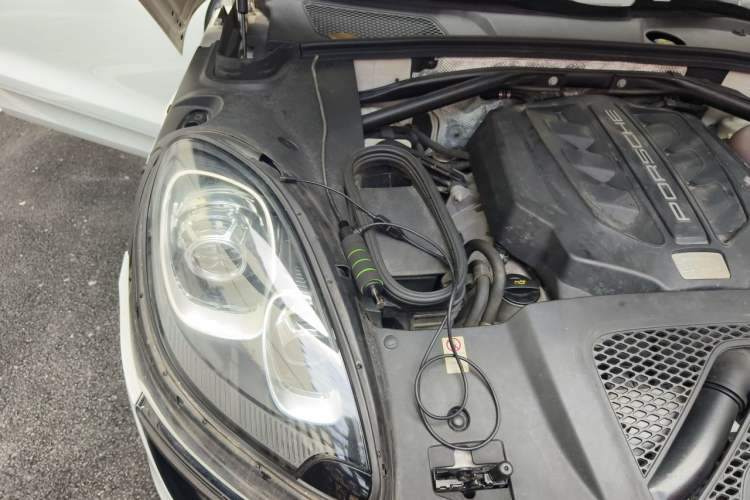 Used Porsche Macan 2014 Macan S 3.0T Engine Bay Right