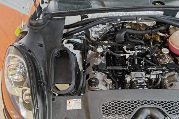 Used Porsche Macan 2014 Macan S 3.0T Engine Bay Right