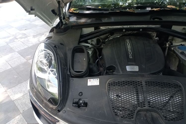 Used Porsche Macan 2014 Macan 2.0T Engine Bay Right