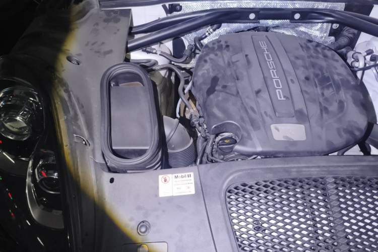 Used Porsche Macan 2014 Macan 2.0T Engine Bay Right