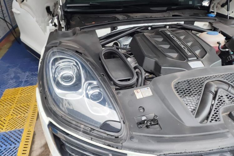 Used Porsche Macan 2014 Macan S 3.0T Engine Bay Right