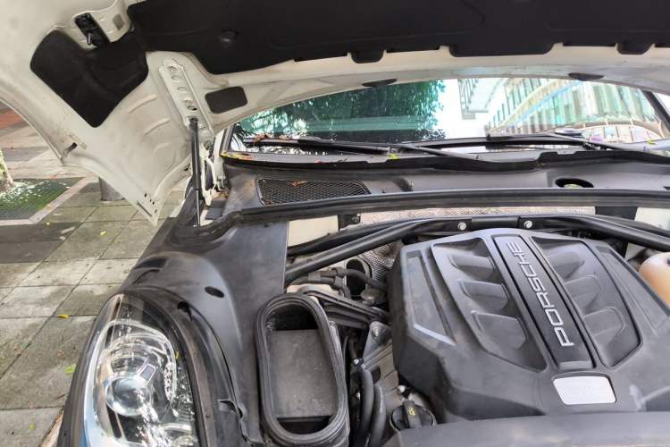 Used Porsche Macan 2014 Macan S 3.0T Engine Bay Right