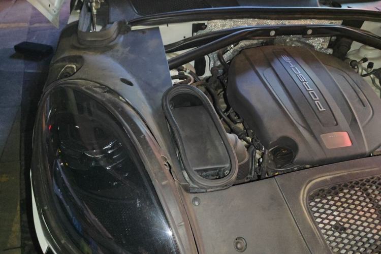 Used Porsche Macan 2014 Macan 2.0T Engine Bay Right