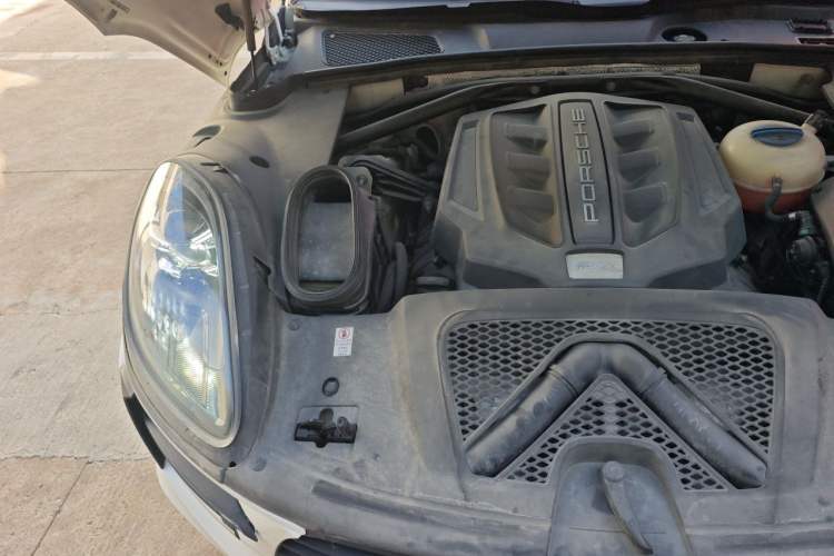 Used Porsche Macan 2014 Macan S 3.0T Engine Bay Right