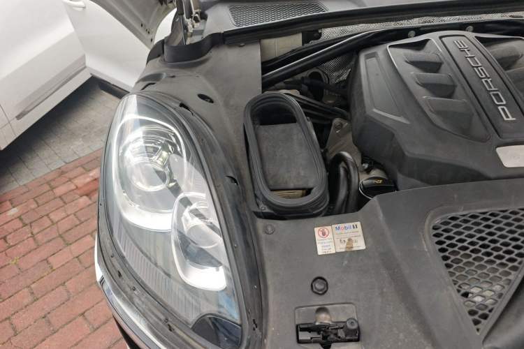 Used Porsche Macan 2014 Macan S 3.0T Engine Bay Right