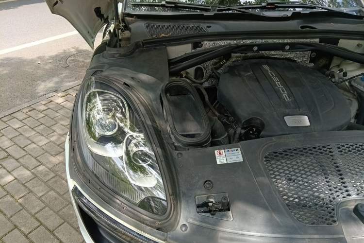 Used Porsche Macan 2014 Macan 2.0T Engine Bay Right