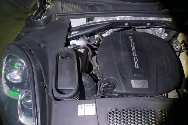 Used Porsche Macan 2014 Macan 2.0T Engine Bay Right
