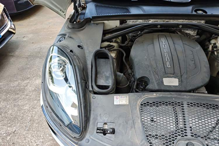 Used Porsche Macan 2014 Macan 2.0T Engine Bay Right