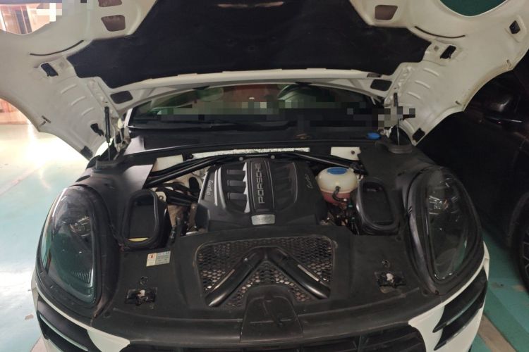 Used Porsche Macan 2014 Macan Turbo 3.6T Engine Bay
