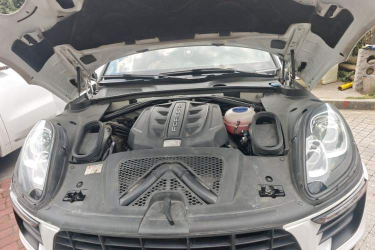 Used Porsche Macan 2014 Macan S 3.0T Engine Bay