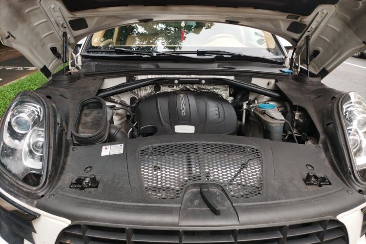 Used Porsche Macan 2014 Macan 2.0T Engine Bay
