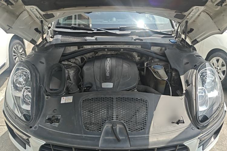 Used Porsche Macan 2014 Macan 2.0T Engine Bay