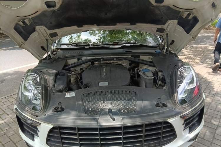 Used Porsche Macan 2014 Macan 2.0T Engine Bay
