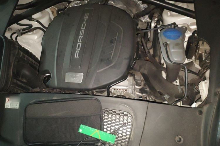Used Porsche Macan 2014 Macan 2.0T Engine Bay