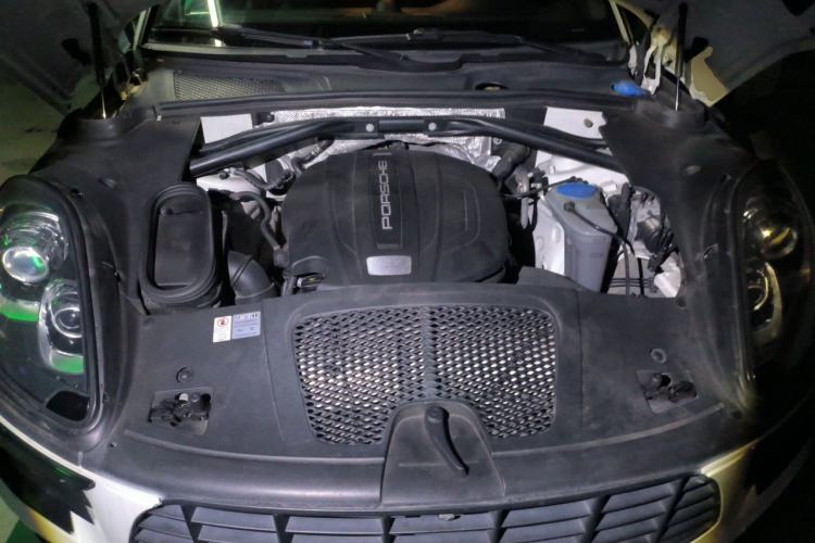 Used Porsche Macan 2014 Macan 2.0T Engine Bay
