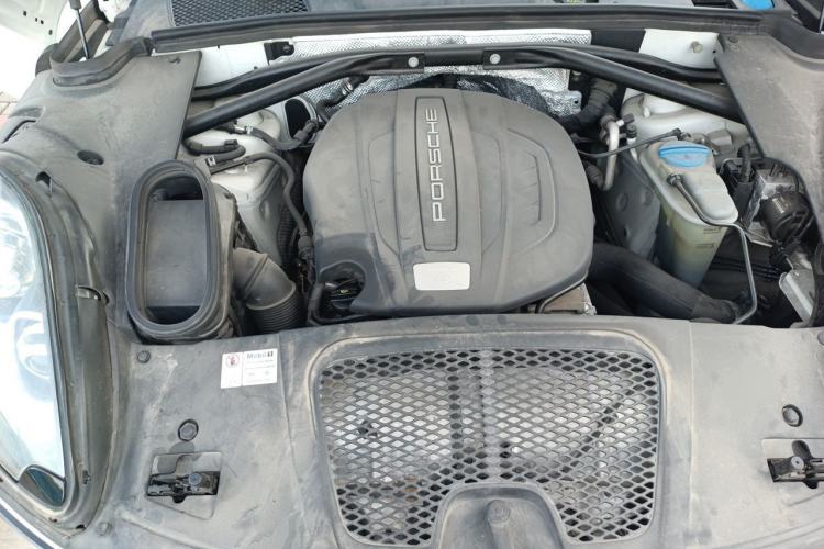 Used Porsche Macan 2014 Macan 2.0T Engine Bay