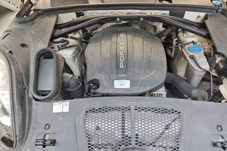 Used Porsche Macan 2014 Macan 2.0T Engine Bay