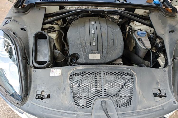 Used Porsche Macan 2014 Macan 2.0T Engine Bay