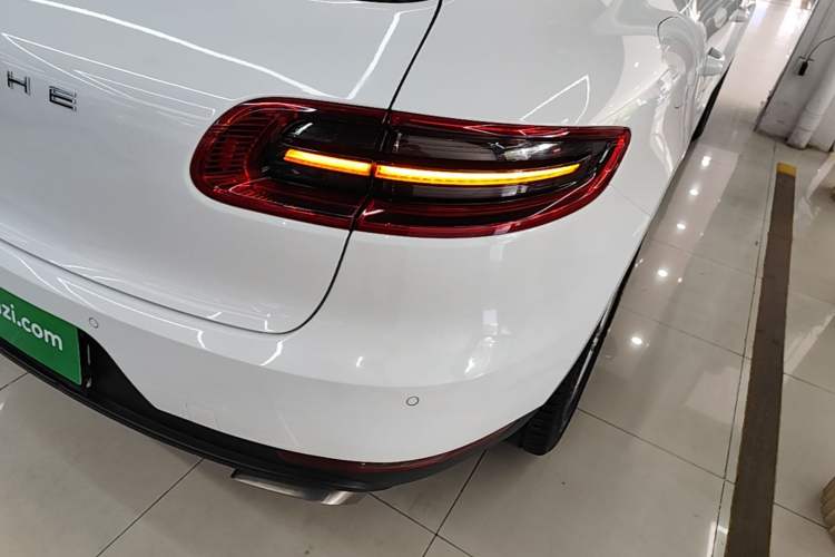 Used Porsche Macan 2014 Macan 2.0T Exterior 3