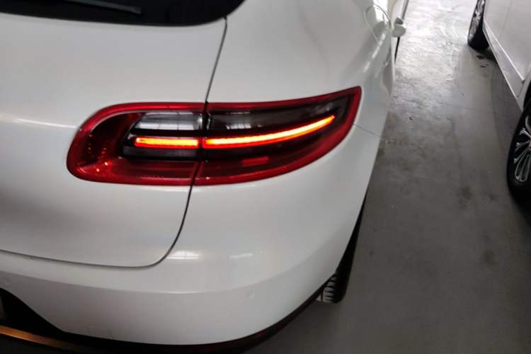 Used Porsche Macan 2014 Macan 2.0T Exterior 3