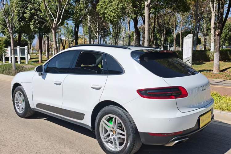Used Porsche Macan 2014 Macan 2.0T Exterior 3