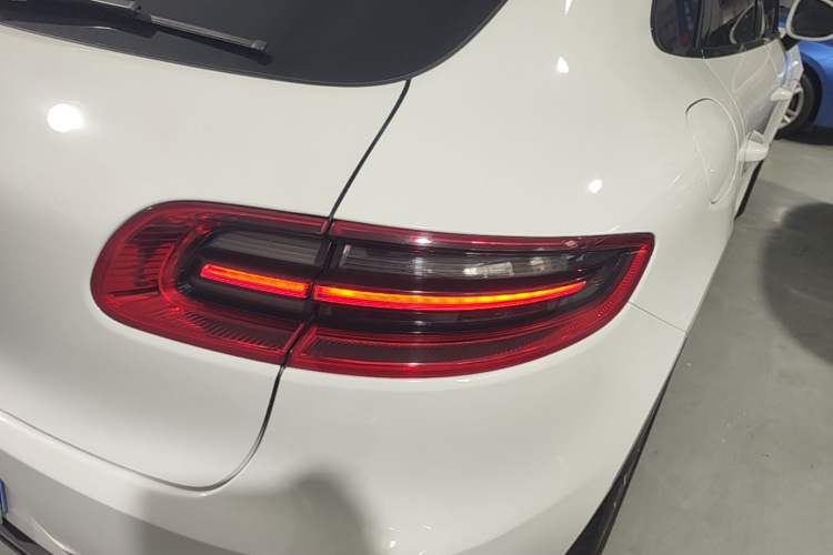Used Porsche Macan 2014 Macan Turbo 3.6T Exterior 3