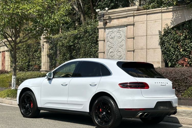 Used Porsche Macan 2014 Macan 2.0T Exterior 4