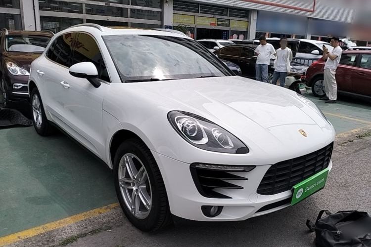 Used Porsche Macan 2014 Macan 2.0T Front Right 45 Deg
