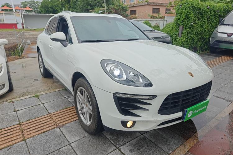 Used Porsche Macan 2014 Macan 2.0T Front Right 45 Deg