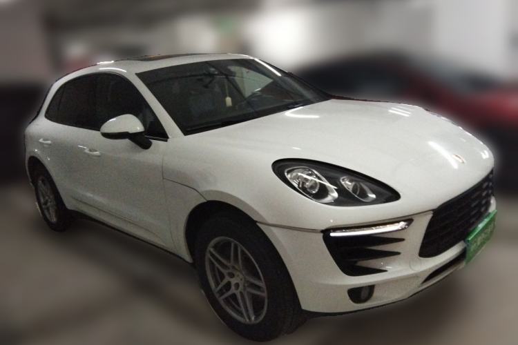 Used Porsche Macan 2014 Macan 2.0T Front Right 45 Deg