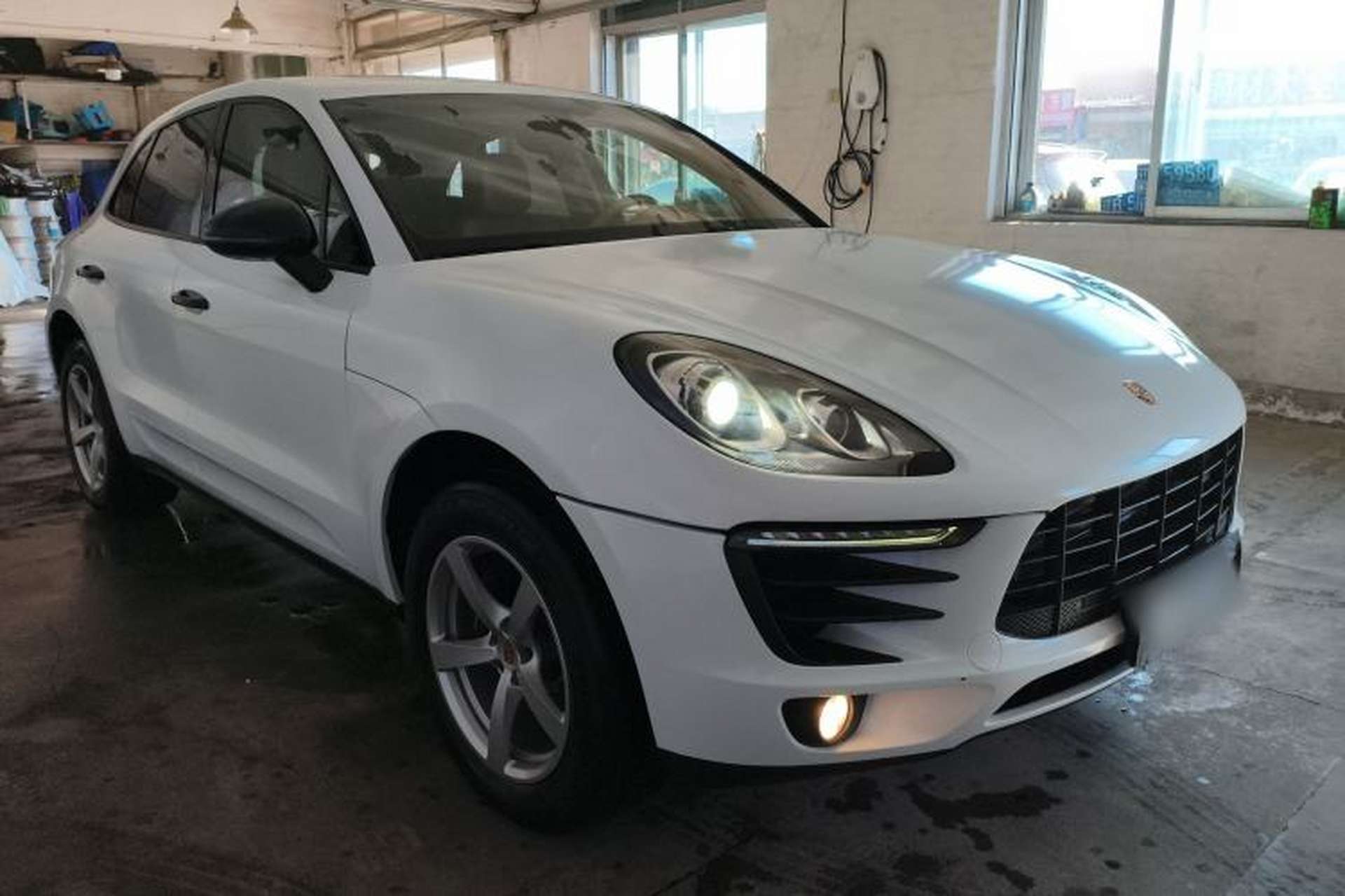 Used Porsche Macan 2014 Macan 2.0T Front Right 45 Deg