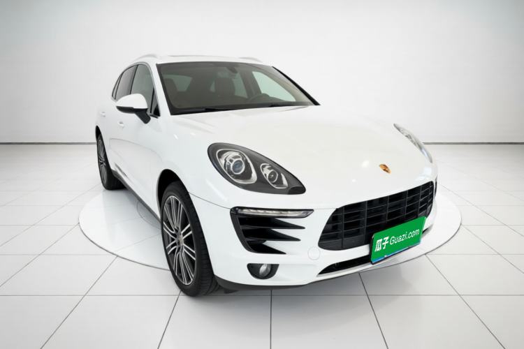 Used Porsche Macan 2014 Macan 2.0T Front Right 45 Deg