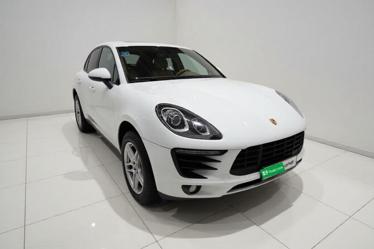 Used Porsche Macan 2014 Macan 2.0T Front Right 45 Deg