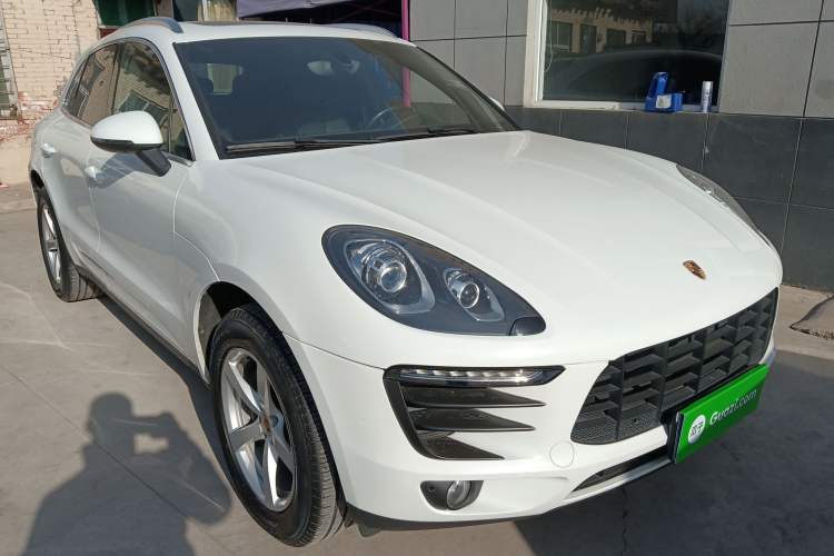 Used Porsche Macan 2014 Macan 2.0T Front Right 45 Deg