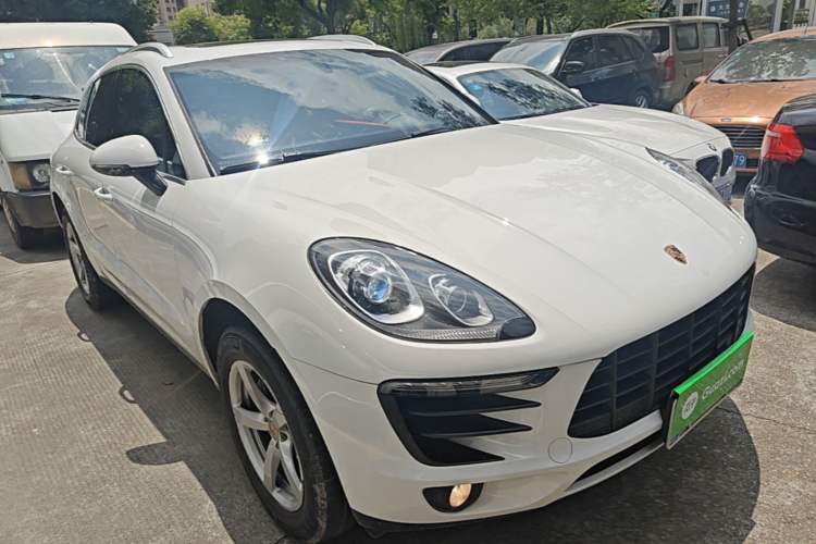 Used Porsche Macan 2014 Macan 2.0T Front Right 45 Deg