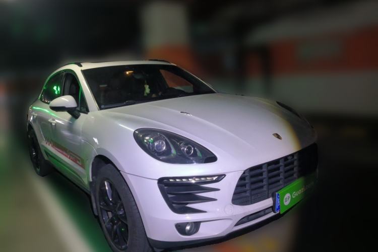 Used Porsche Macan 2014 Macan 2.0T Front Right 45 Deg