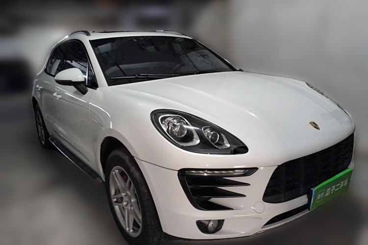 Used Porsche Macan 2014 Macan 2.0T Front Right 45 Deg